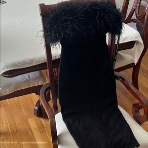 Chic Strapless Black Dress with Feather Detail